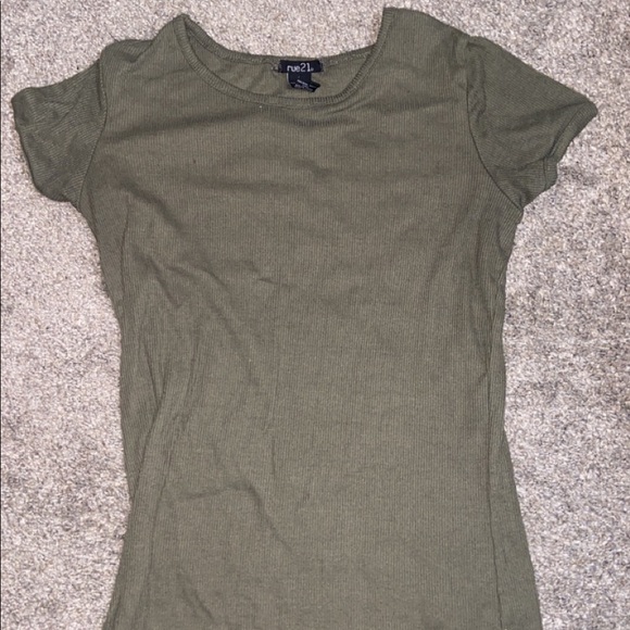 11 SHIRTS! GREAT CONDITION! Tank tops/t-shirts/dress shirts/sweater - Picture 8 of 11